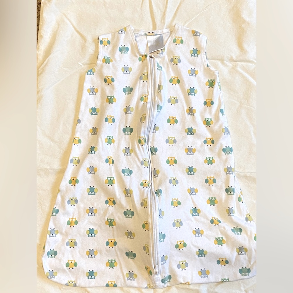 Infant sleep sack, size small.